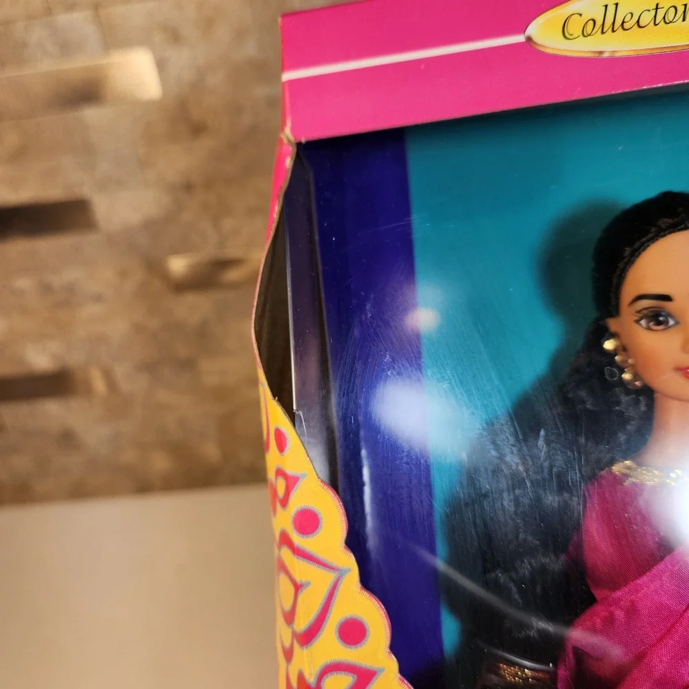 Mattel Indian Barbie Dolls of the World Collector Edition 1995 Pink Sari 14451